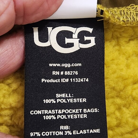 NWT Chartreuse Ugg Camilia Sherpa Shorts Medium - Picture 12 of 14